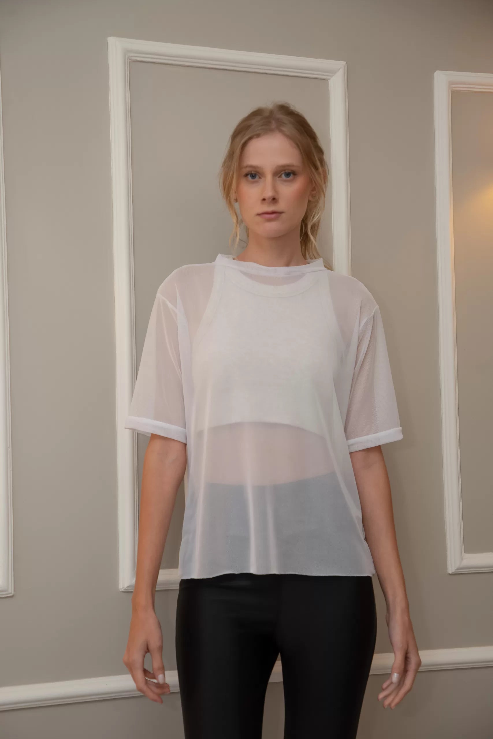 Blusa Tule Manga Curta