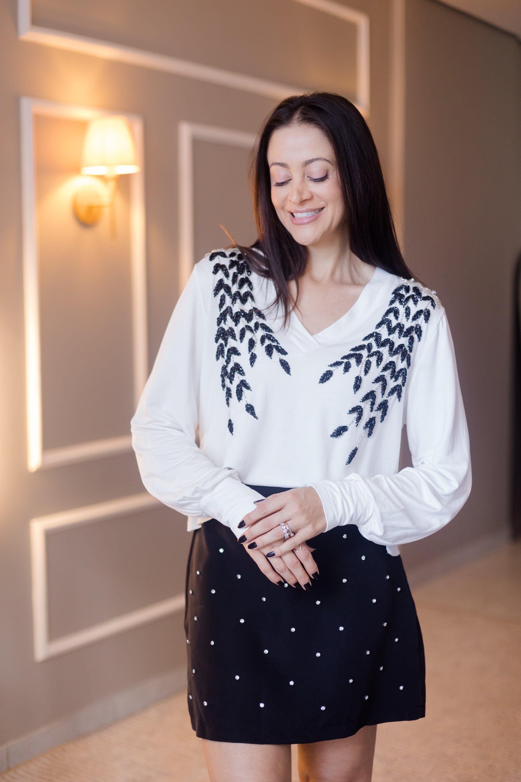 Blusa Moletinho Decote V Bordada