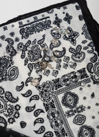 Lenço Bordado