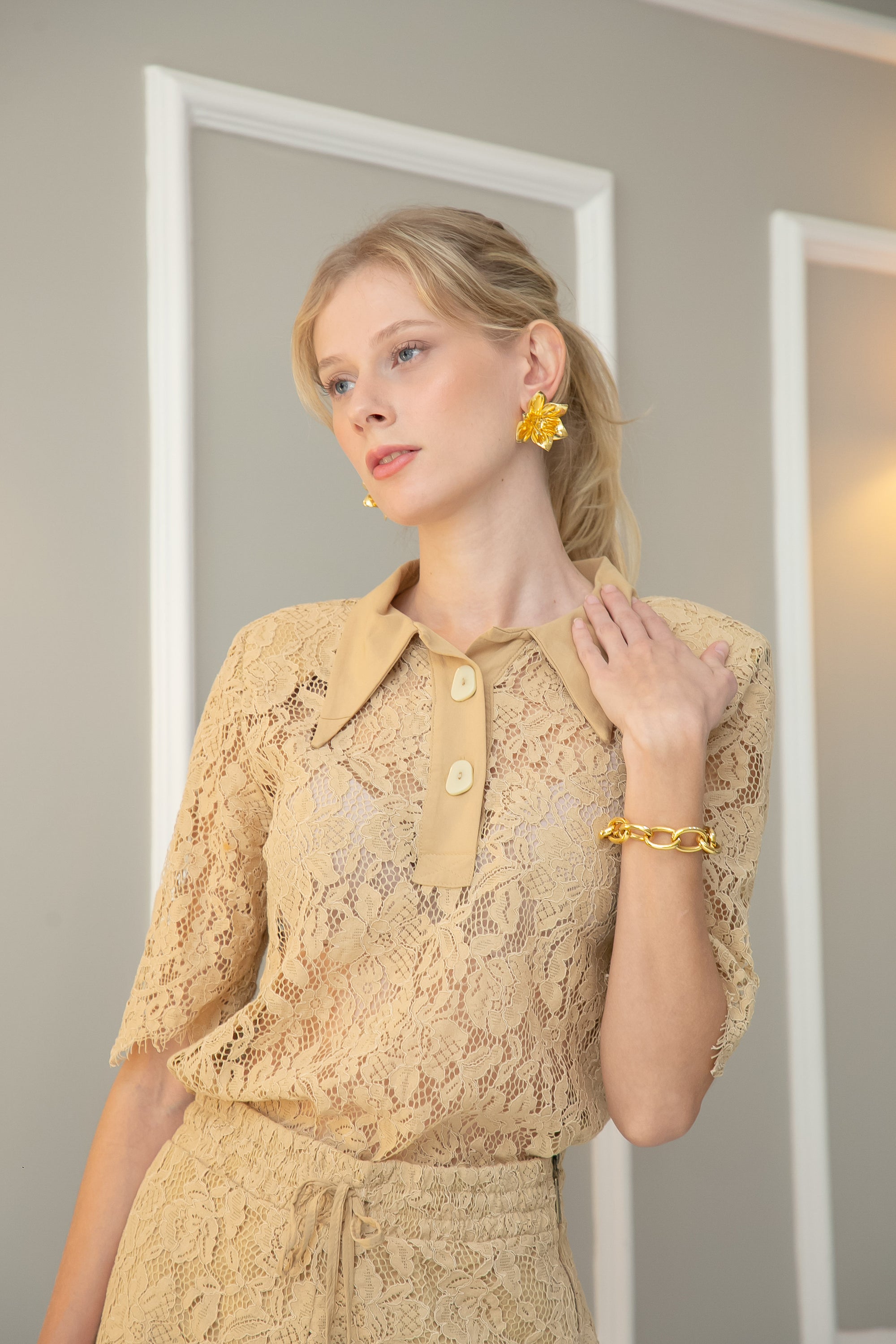 Blusa Renda com gola