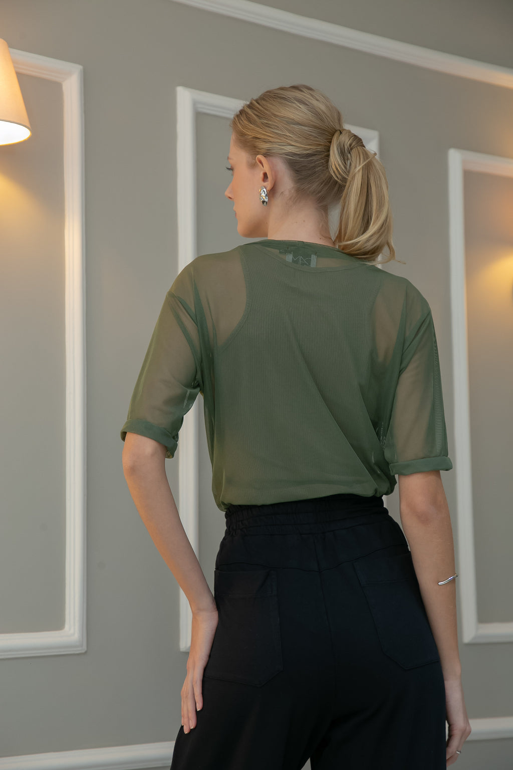 Blusa Tule Manga Curta