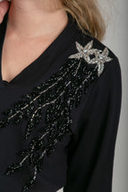 Blusa Moletinho Decote V Bordada