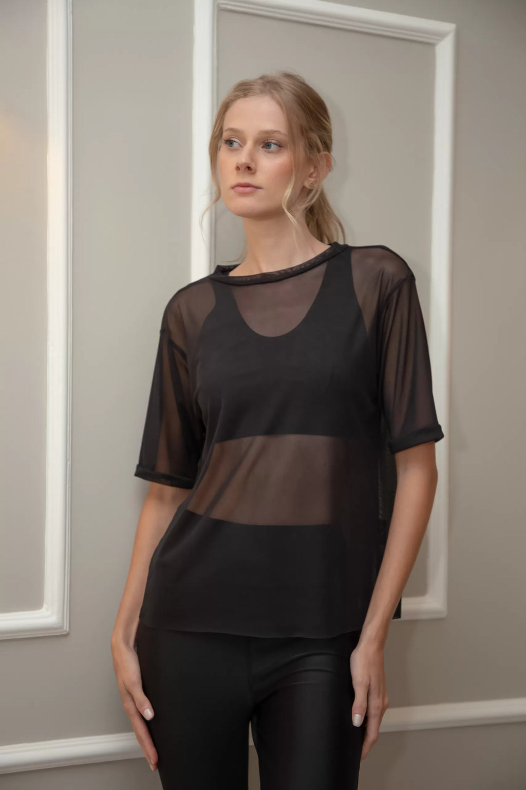 Blusa Tule Manga Curta